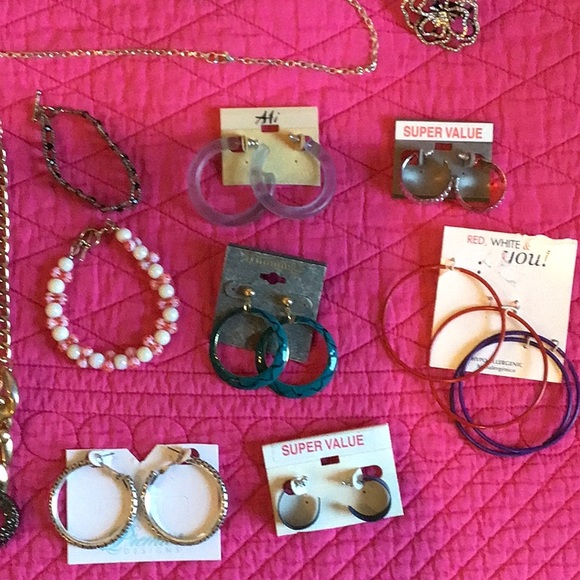 Jewelry Bundle includes a ring from the Suzanne Somers Collection. - Picture 4 of 10